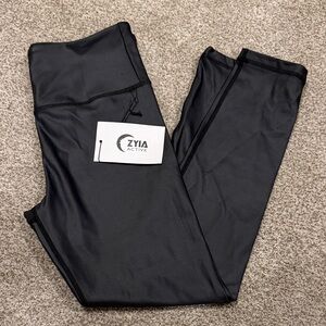 New• Zyia Active Metallic Light n Tight Hi-Rise 7/8 24” (size 6-8)